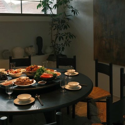 侘寂风实木餐桌白蜡木圆形饭桌原木小户型家用大圆桌中古复古桌子