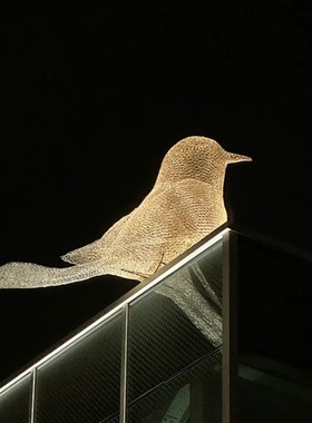 户外发光不锈钢镂空小鸟雕塑园林抽象动物屋顶装饰会展景观树摆件
