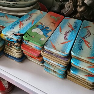 老物件老家具7080年代老旧办公桌电话机水壶椅子课桌怀旧装饰摆件