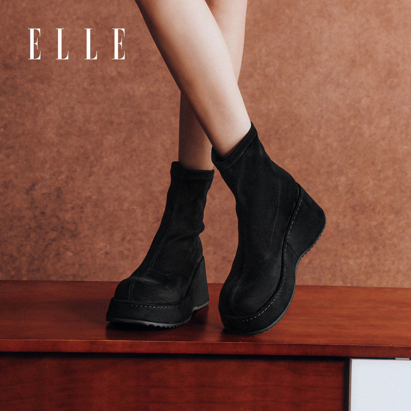 ELLE坡跟圆头短靴女款2025新款高跟厚底靴子秋季弹力瘦瘦靴