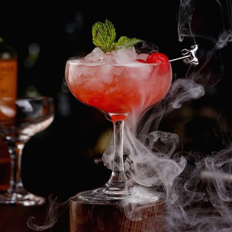 新品高亮水晶玻璃古典马天尼杯鸡尾酒杯碟形香槟杯蝶形塔杯酒具酒