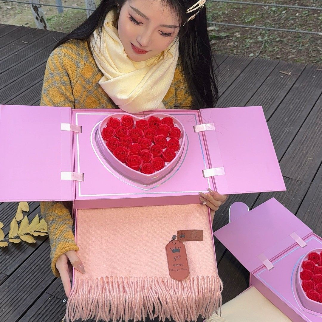 围巾爱心玫瑰花升降款礼盒韩版潮流百搭加厚加长围脖披肩送女朋友