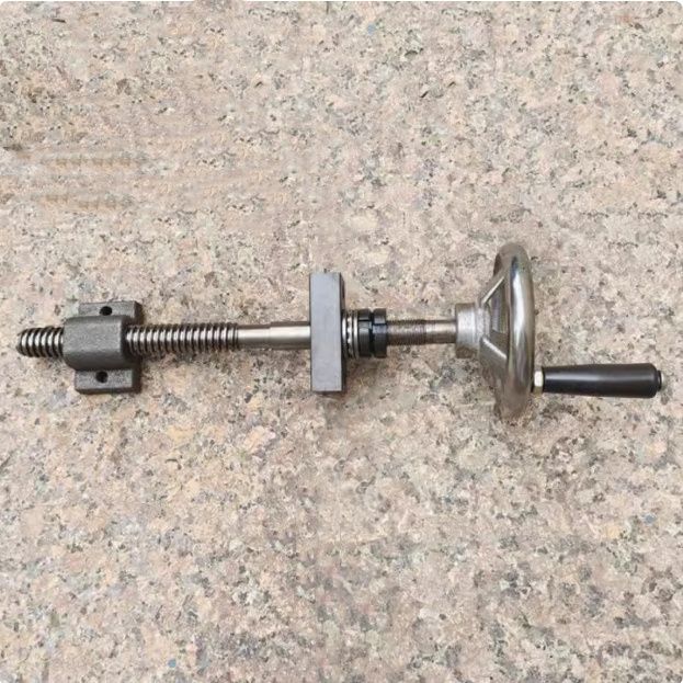 手摇梯形丝杆螺母套装铸铁螺母反牙升升降器手摇式螺杆丝杠一整套