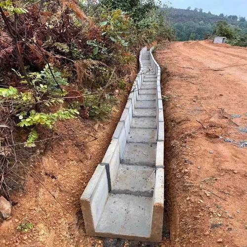 混凝土U形流水槽水泥U型排水槽预制排水沟槽梯形水泥排水槽排水沟