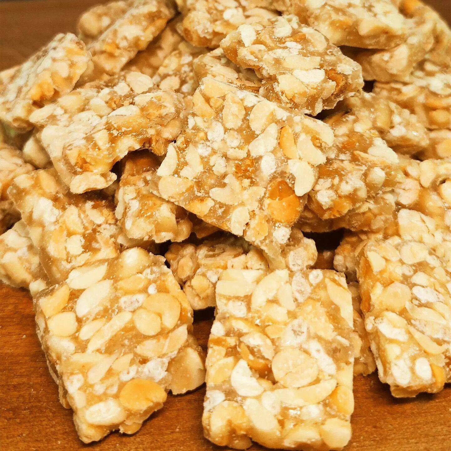 安徽含山特产手工花生糖老式传统制作花生酥传统香酥可口零食袋装