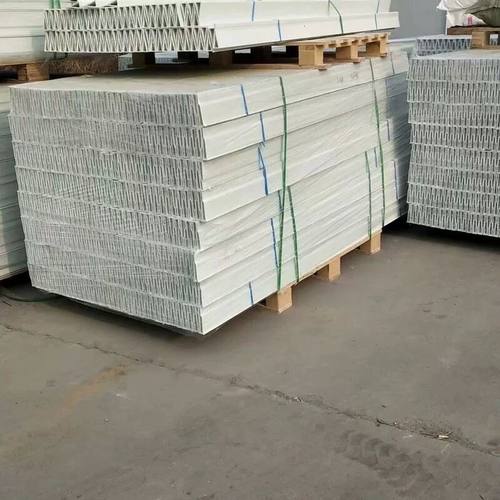 养猪场玻璃钢托梁玻璃钢支撑梁横担梁防腐梁产床底梁保育床地板梁