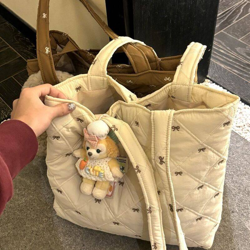 大容量秋冬夹棉包包精致蝴蝶结刺绣百搭新款小众单肩休闲通勤托特