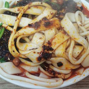 甘肃张掖麻辣粉酱料香辣酱土豆粉条麻辣烫料油泼辣子酸辣粉料散装