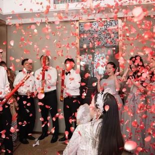 结婚礼炮星河璀璨喷花筒婚礼手持彩带生日礼花筒礼花炮礼宾花瓣雨