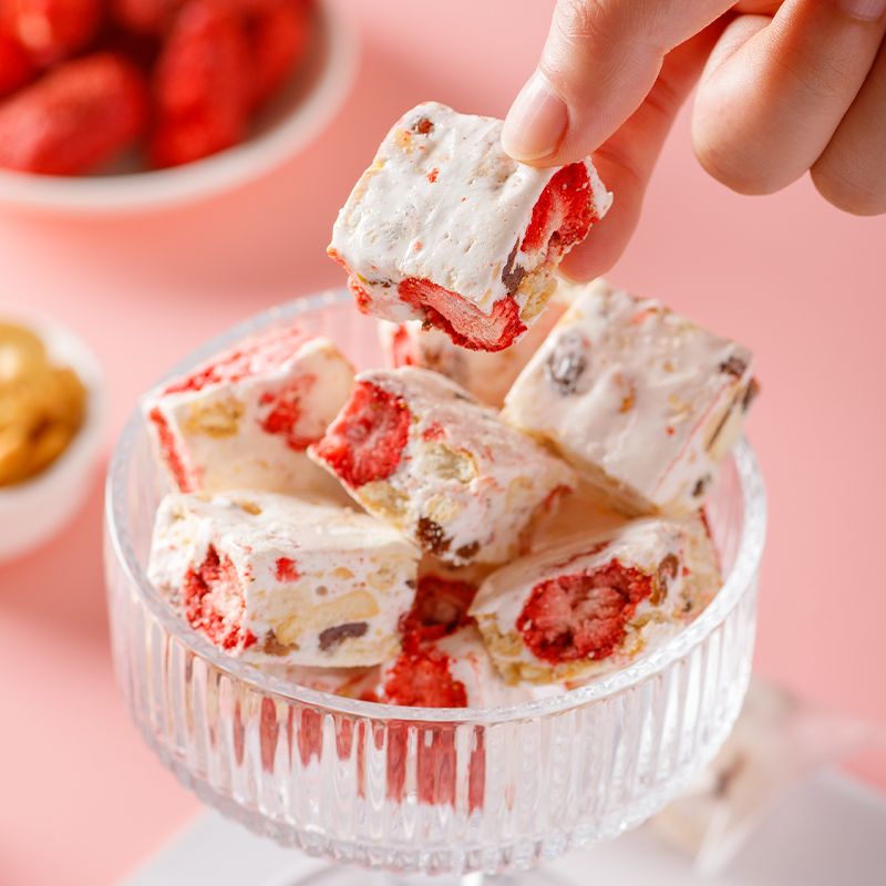 草莓奶芙弹软羊手工雪花酥葡萄饼干糕点零食独立包装整箱500g