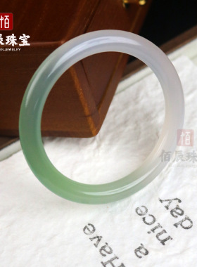 冰种玉髓半水半水油青色手镯远山黛8MM渐变圆条美人镯厂家