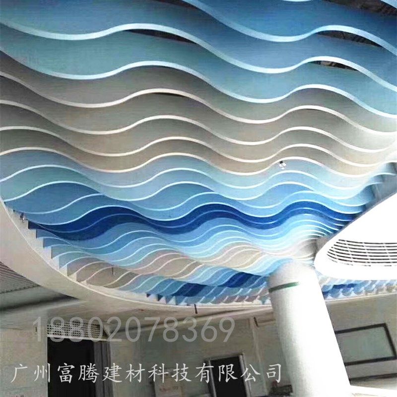 弧形方通吊顶规格定做 弧形方管木纹 厂家定制弧形铝方通吊顶幕墙