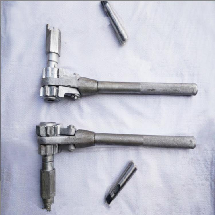 批量销售铁路用手扳钻铁轨手动打眼机体积小使用方便