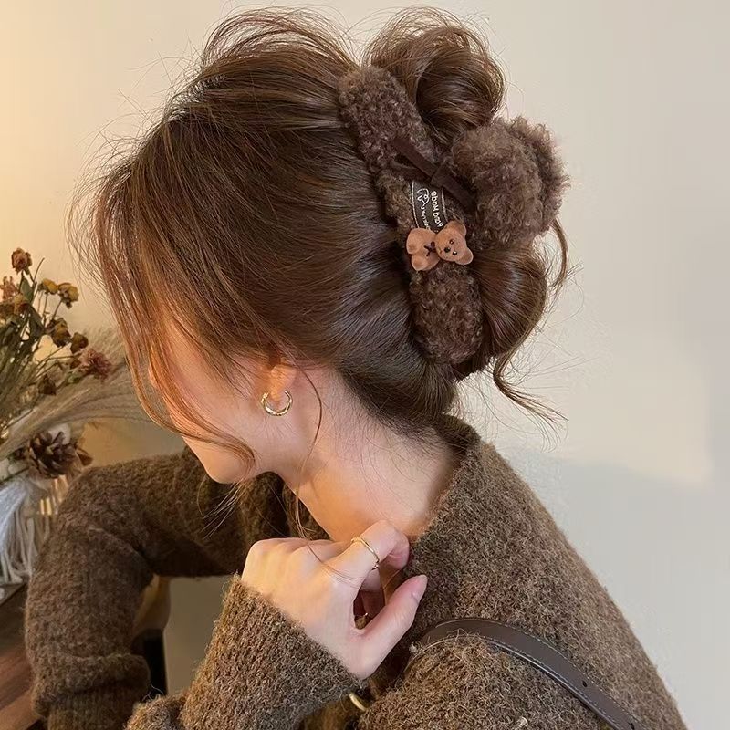 发量多扎头发神器高级小众咖色豹纹爱心小熊毛绒抓夹大号后脑勺发