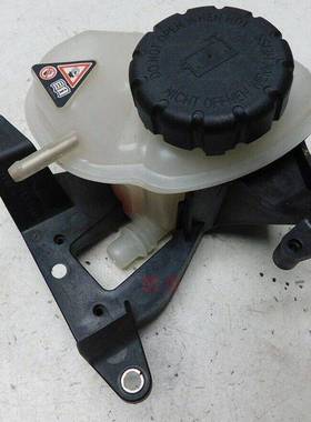 适用奔驰278SL500GLE500GLS500CLS63CLS500涡轮增压补偿罐