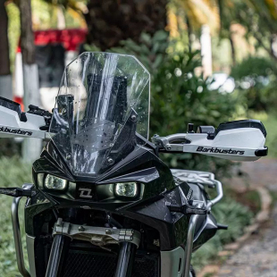 适用凯越800X 525X机车改装防摔护手片摩旅手把挡风罩护弓配件