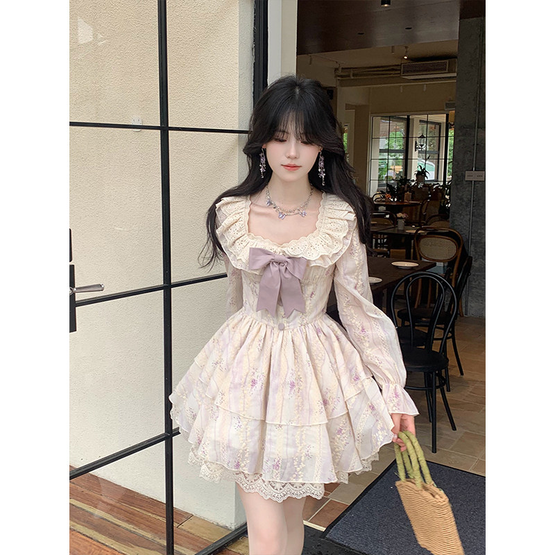温柔绝美花边方领碎花连衣裙女秋季新款蕾丝拼接收腰公主裙短裙子