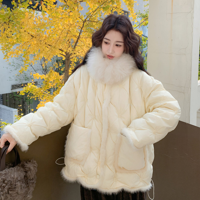 白色新中式毛绒拼接菱形格羽绒服女2025冬季气质保暖90白鸭绒外套