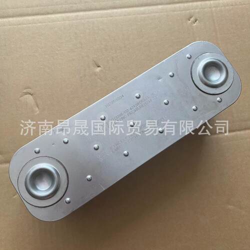 T7H 汕德卡C7H C9H 曼MC13 发动机配件 200V05601-0166机油冷却器