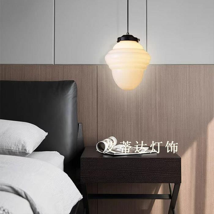 设计师美式床头灯艾蒂达简约个性复古工业风客厅餐厅单头奶油吊灯图片