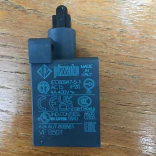 VF B501全新VFB502原装VFB601 pizzato脚踏开关触点现货MK V11D15