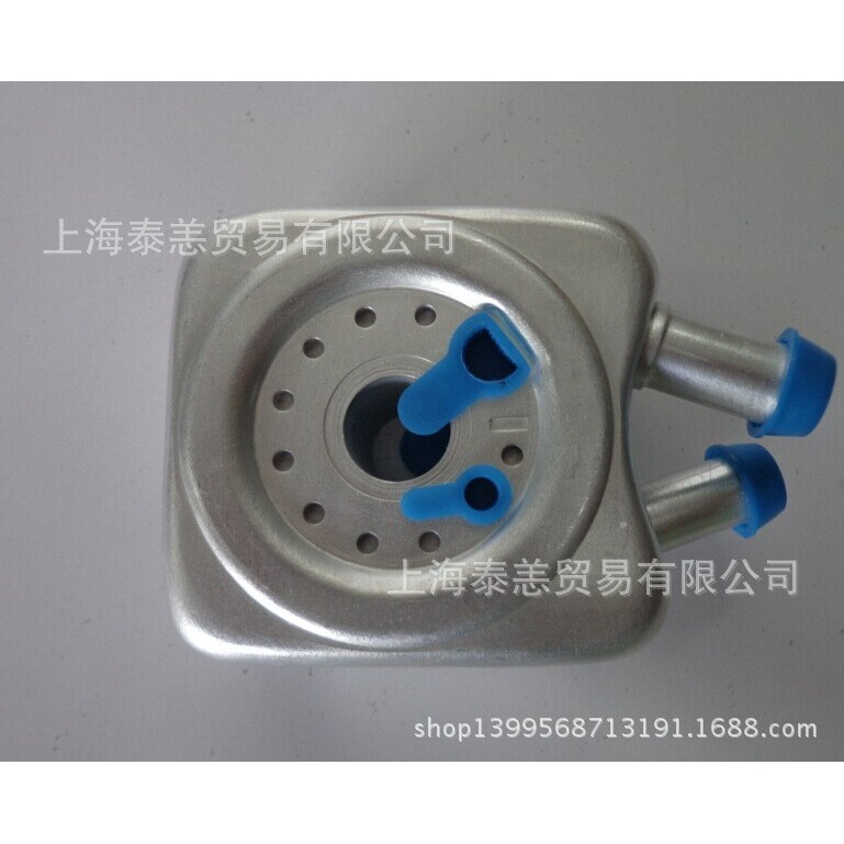 帕萨特B5领驭途安宝来C5机油散热器机油冷却器078117021A