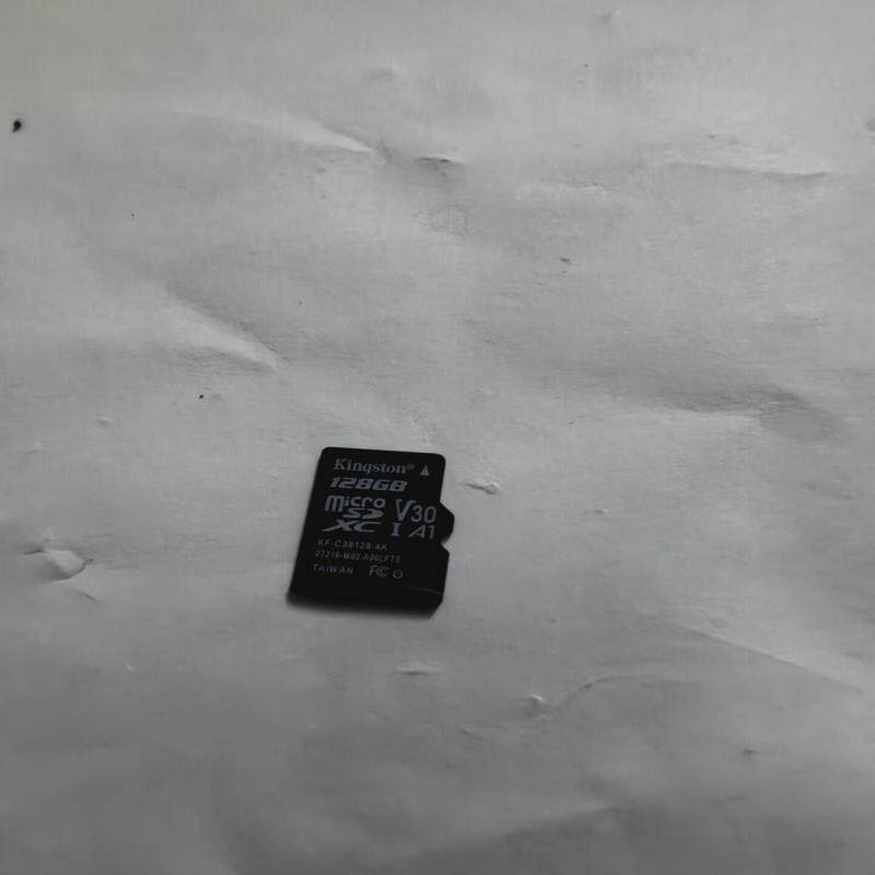 议价金士顿128内存卡TF卡A1 v30，功能正常需要可维修图片