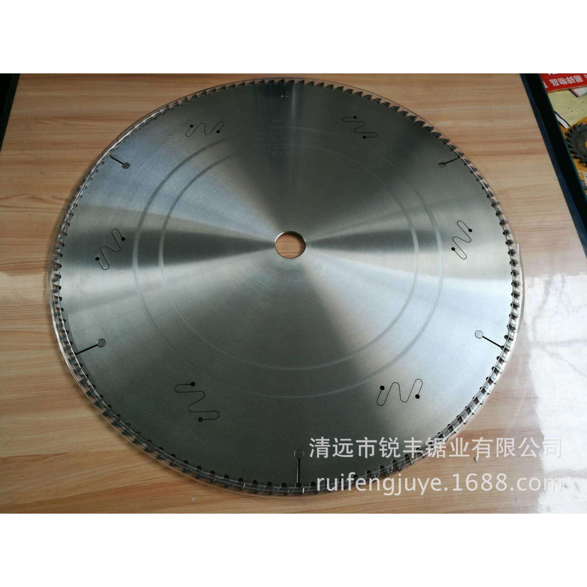 无毛刺超薄锯片 圆锯片 硬质合金材质 铝材锯片355*3.2*25.4*120T