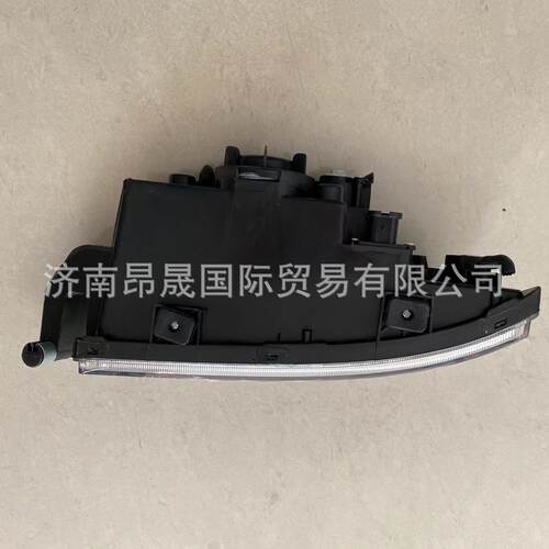 重汽HOWO 汕德卡C7H  812W25320-6002前组合灯总成(右) 配件出口