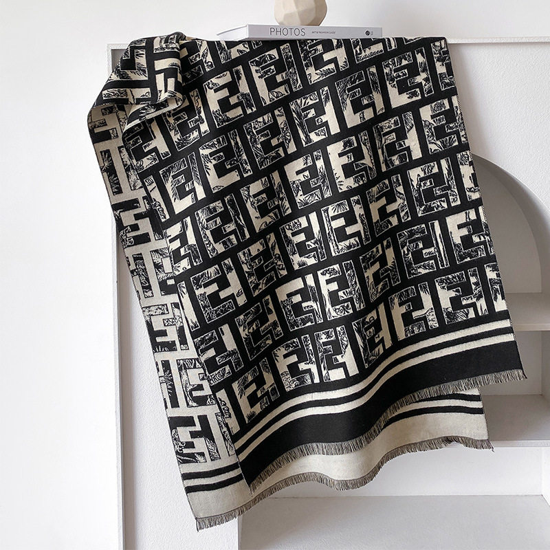 秋冬款F字母加厚仿羊绒围巾女 韩版东大门百搭长款女士披肩围脖