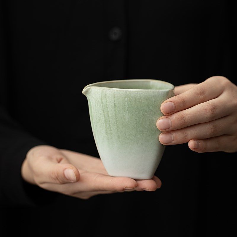 公道杯家用陶瓷分茶器高档功夫绿色茶海会客倒茶公杯单个茶具配件