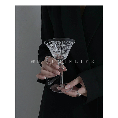 Qnmin 云鬓发如雪 微雨诉衷肠 繁花玻璃杯甜酒葡萄啤酒饮品香槟杯