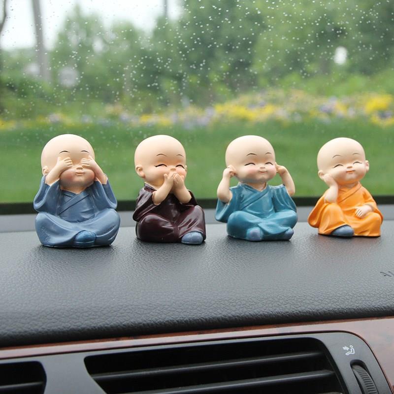 创意汽车摆件摇头四不小和尚可A爱公仔平安车内装饰品汽车上用品