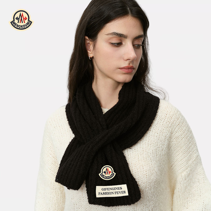 【香港直邮】蒙口米色围脖穿孔小设计围巾秋冬季女加厚针织围脖