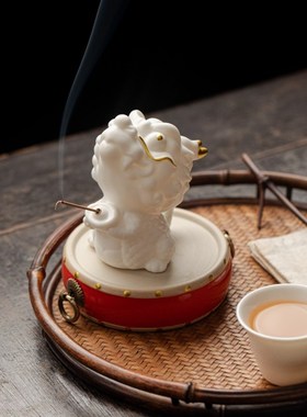 陶瓷龙年可爱摆件香插香座线香炉卧香炉工艺品客厅酒柜装饰品车载