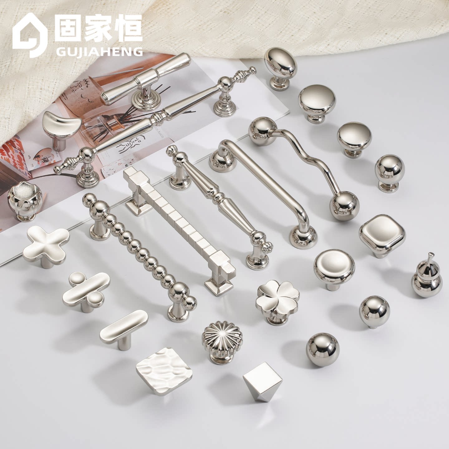 法式奶油风钛银单孔柜门拉手图片