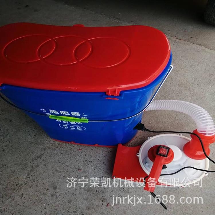 新款电动施肥抛洒机背负式电动颗粒化肥撒肥器调速充电手提撒播机