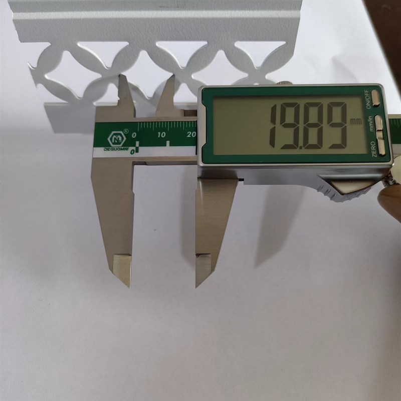 实体工厂定制入户电梯铝合金电动F卷帘门防盗镂空电梯卷帘门。