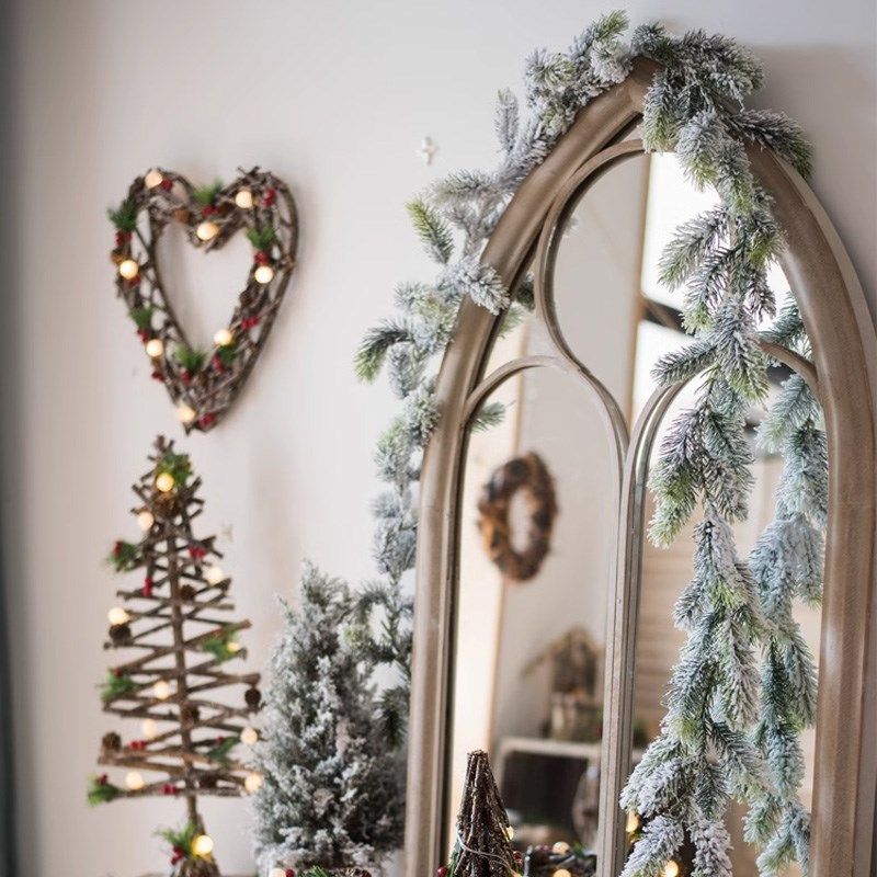 圣诞节装饰品松针藤条门挂家用雪松带仿真花绿植桌面摆件氛围布置