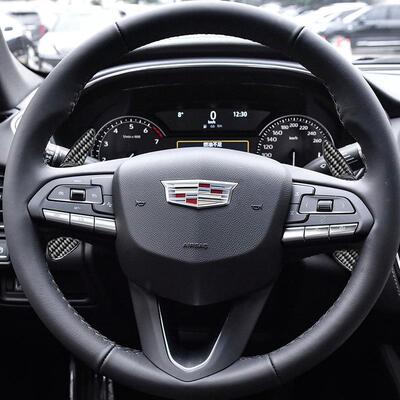 适用凯迪拉克CT4CT5CT6XT4XT5XT6XTS碳纤维方向盘换挡拨片