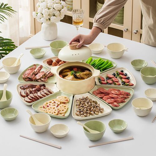 轻陶奶油风团圆拼盘餐具套装组合奢瓷菜盘用家子过年夜饭碗碟套装