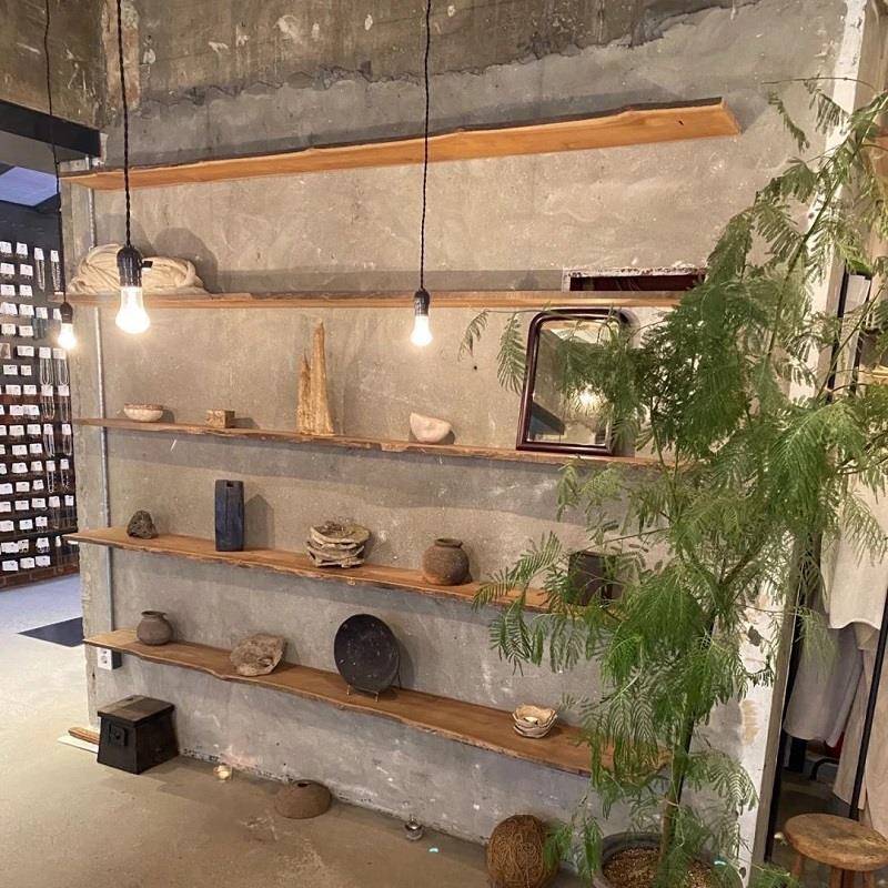 7T原木服装店鞋架一字隔板层板放壁挂侘寂风放包展示架置物架墙上