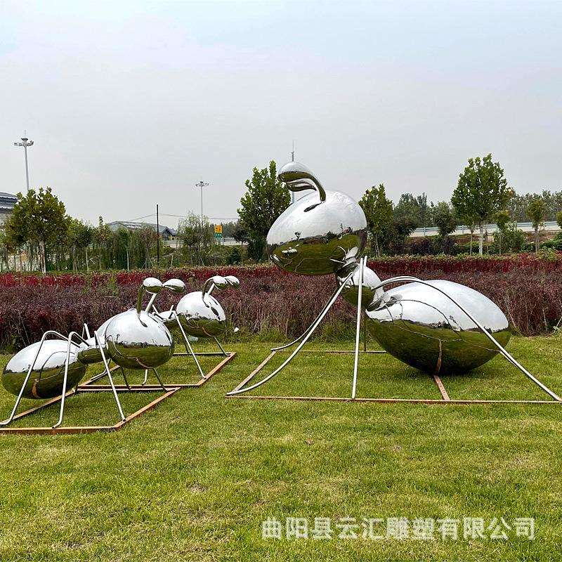 不锈钢镜面蚂蚁雕塑金属镂空仿真彩绘昆虫装饰公园林草坪景观动物