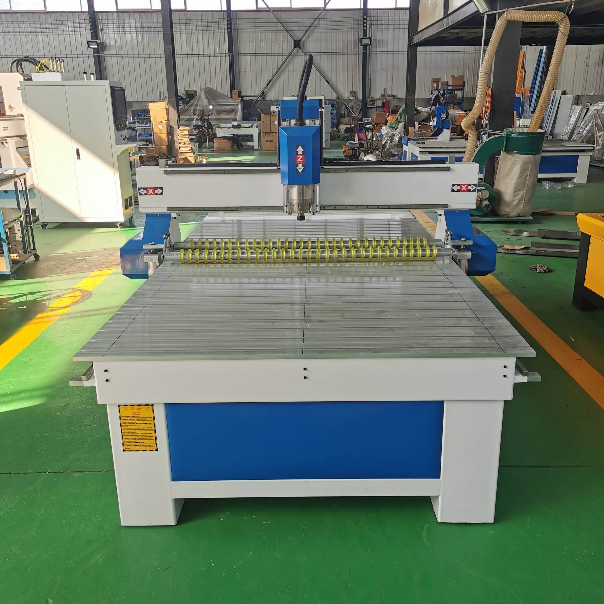 彩钢复合板雕刻机EPS活动板房切割机1325卫生间彩钢复合板切割机