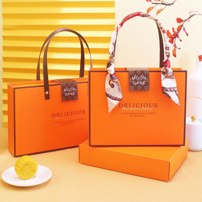 新款中秋月饼礼盒6粒8粒高档手提蛋黄酥冰皮月饼桃山包装盒子