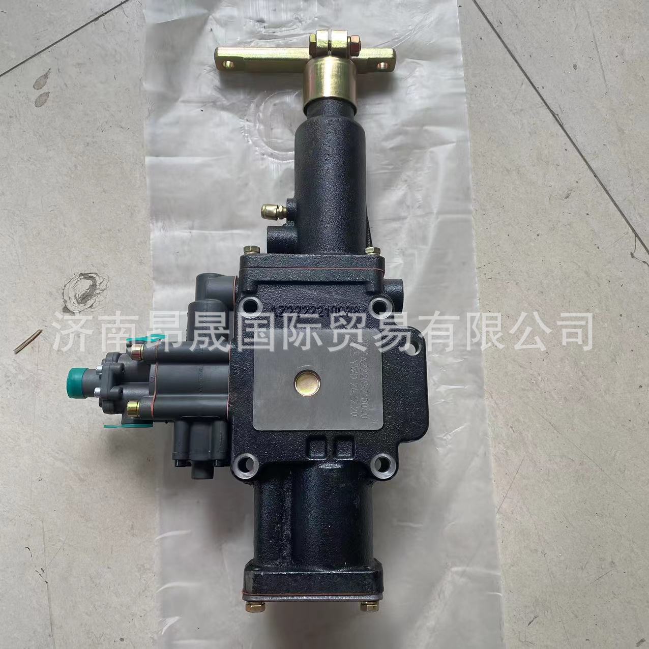重汽HOWO T7H 汕德卡19710变速箱配件 小盖总成带阀 AZ2203210040