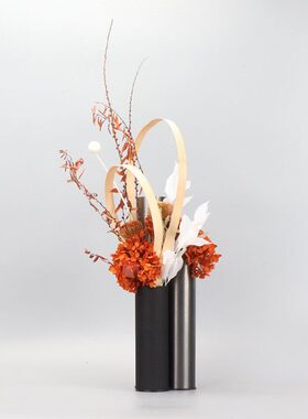 现代中式轻奢皮革金属花器艺术样板间花艺摆件售楼部酒店橙色花束