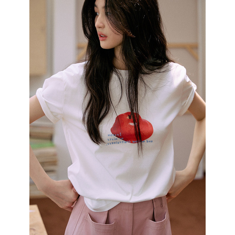 法式苹果印花白色圆领短袖t恤女夏季通勤休闲风宽松正肩套头上衣