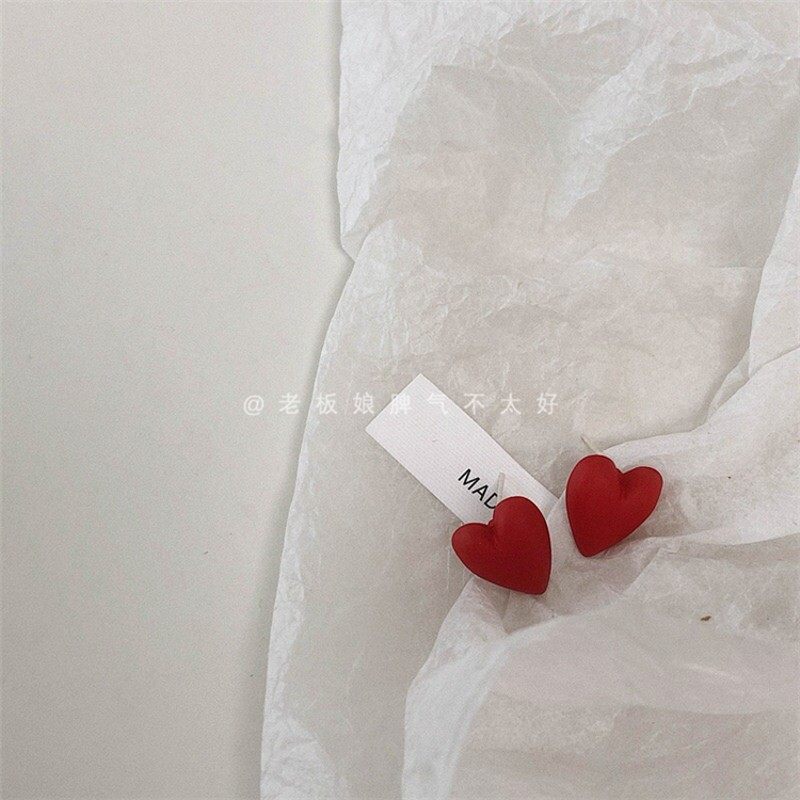 7388 c适合过年和圣诞节红色爱心简约甜美烤漆少女心喜庆新年耳钉