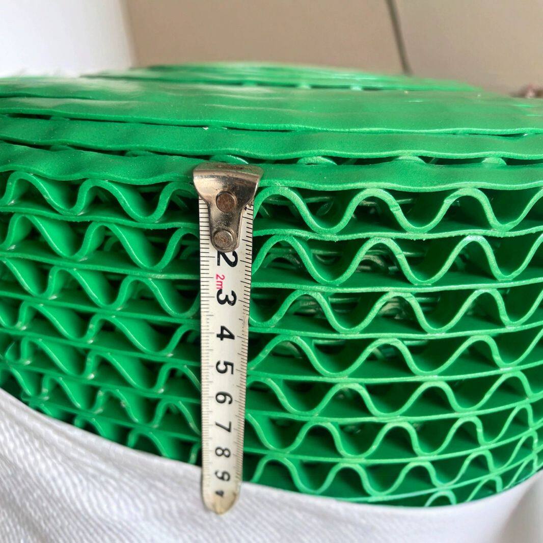 Pvc防滑地垫绿色加厚隔水地垫卫生间大面积防水地毯可拼接满铺